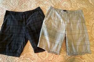 EUC 2 pair Calvin Klein & Apt. 9 Men's Plaid Flat Front Casual Shorts,  34